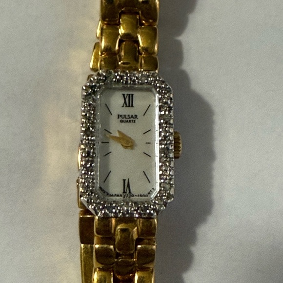 Pulsar Gold Watch with Silver Bezel - Picture 1 of 5